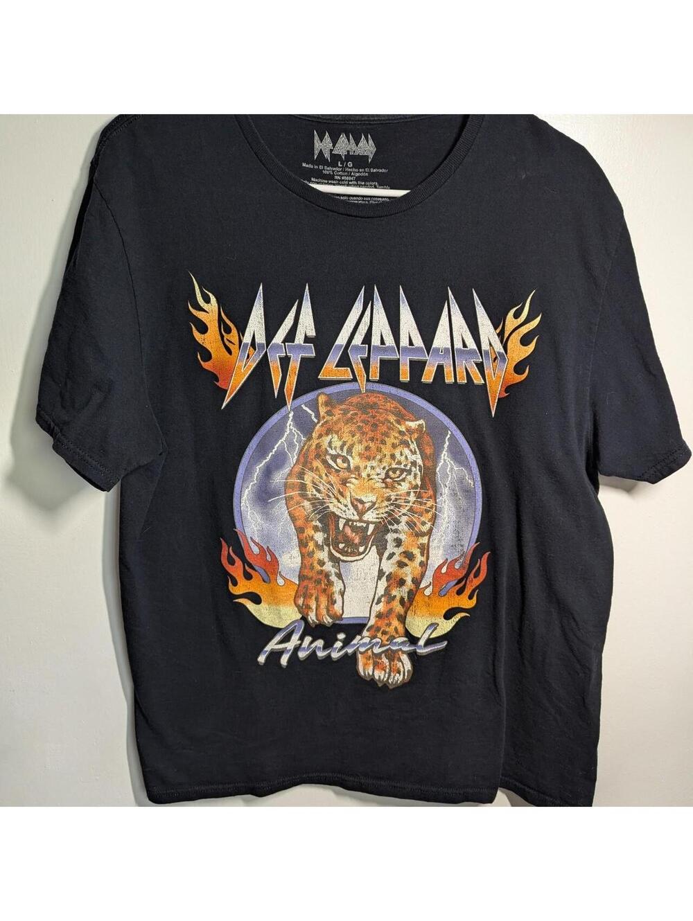 Def Leppard Animal Leopard Graphic Band T-Shirt